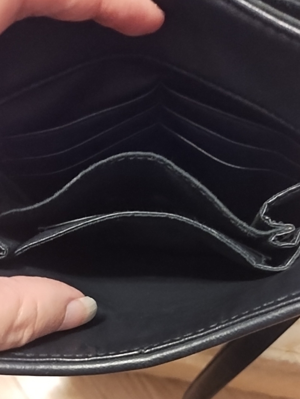 Koltov Navy Leather Crossbody Bag - Picture 5 of 7